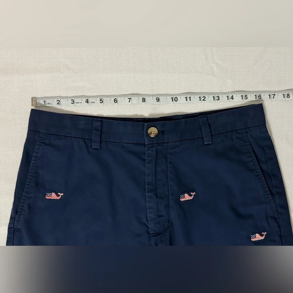 VINEYARD VINES Breaker Shorts Embroidered Flag Whales Mens Size 32 Navy Blue